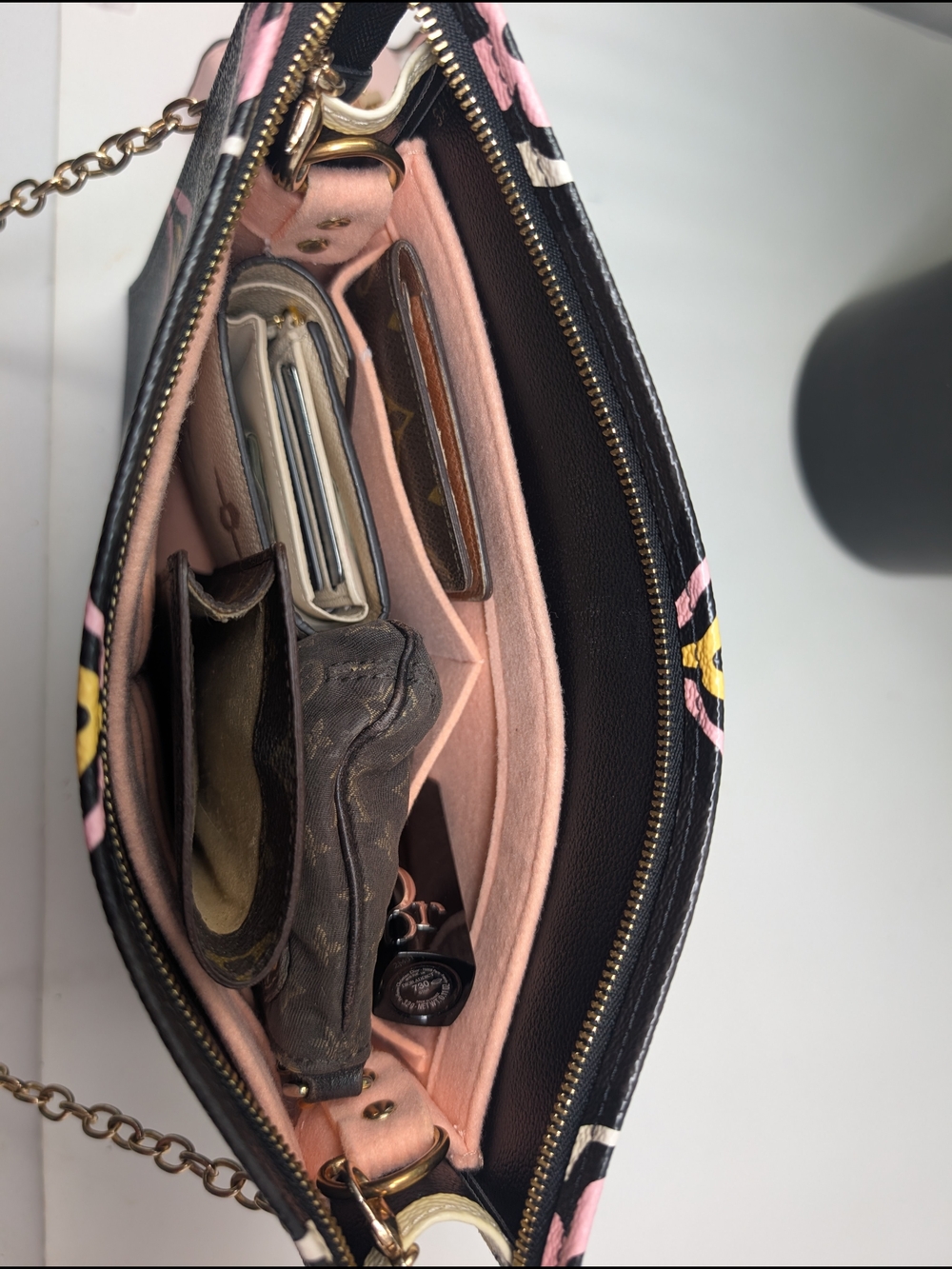 Louis Vuitton LIMITED WILD AT HEART‎ TOILETRY 26, with Conversion Crossbody - Picture 13 of 14